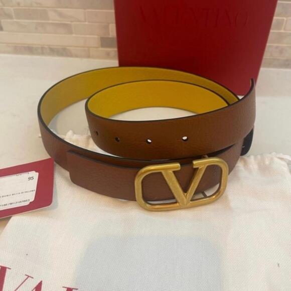 VALENTINO GARAVANI
Reversible Brown & Yellow Calfskin VLogo Signature 30mm Belt main image 4